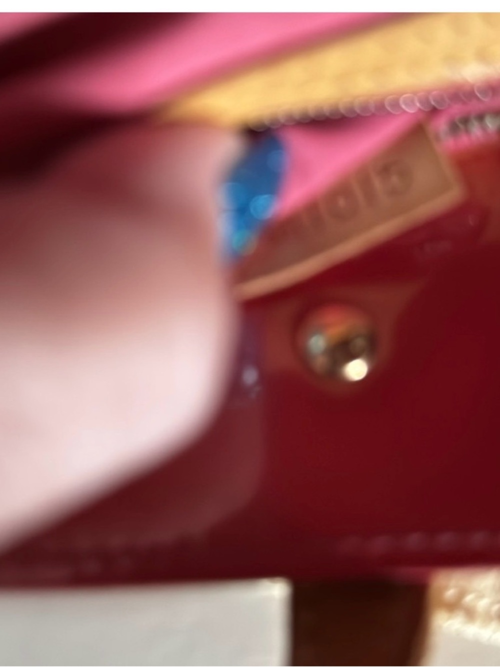 Louis Vuitton Vernis Reade PM Pomme D’Amour Patent Tote - Picture 11 of 13